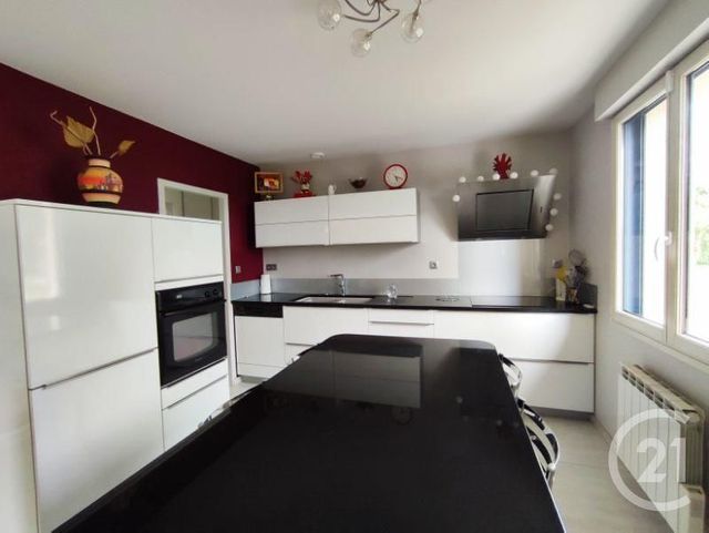 Afficher la photo en grand maison à vendre - 5 pièces - 122.13 m2 - ETRELLES - 35 - BRETAGNE - Century 21 A.I.T
