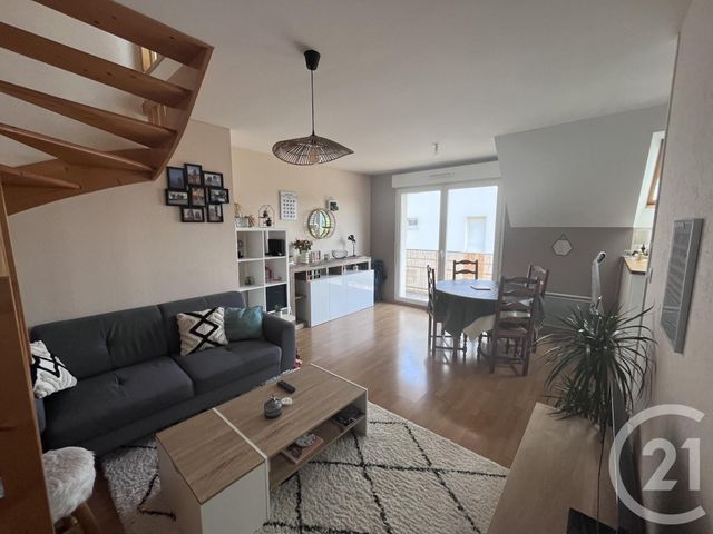 Appartement à louer - 3 pièces - 62.35 m2 - ETRELLES - 35 - BRETAGNE - Century 21 A.I.T