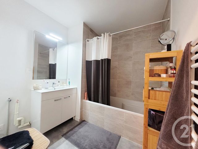 Afficher la photo en grand Appartement F2 à louer - 2 pièces - 47.49 m2 - VITRE - 35 - BRETAGNE - Century 21 A.I.T