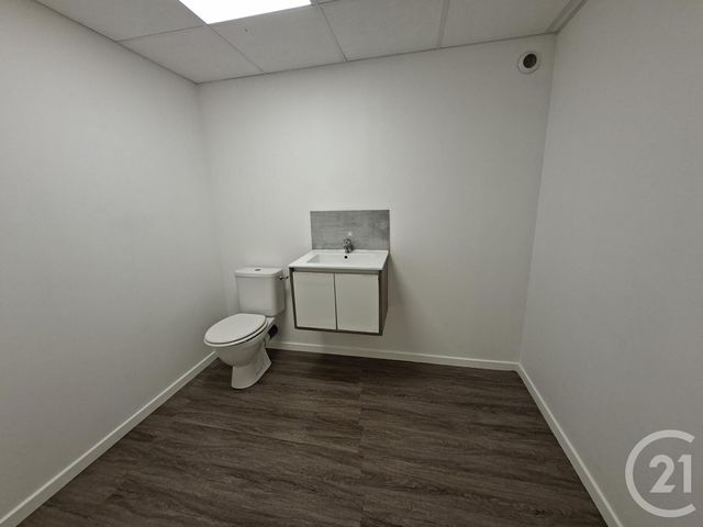 Appartement Local à louer - 1 pièce - 200.0 m2 - VITRE - 35 - BRETAGNE - Century 21 A.I.T