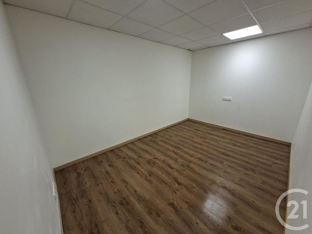 Appartement Local à louer - 1 pièce - 200.0 m2 - VITRE - 35 - BRETAGNE - Century 21 A.I.T