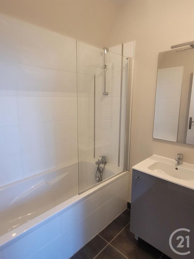 Appartement à vendre - 3 pièces - 58.41 m2 - VITRE - 35 - BRETAGNE - Century 21 A.I.T