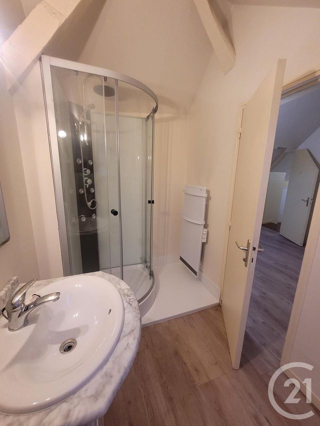 Appartement Duplex à louer - 2 pièces - 36.24 m2 - VITRE - 35 - BRETAGNE - Century 21 A.I.T