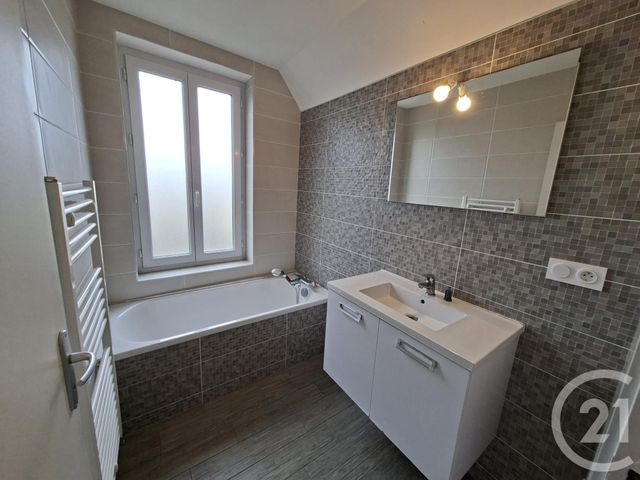 maison à louer - 5 pièces - 96.68 m2 - VITRE - 35 - BRETAGNE - Century 21 A.I.T