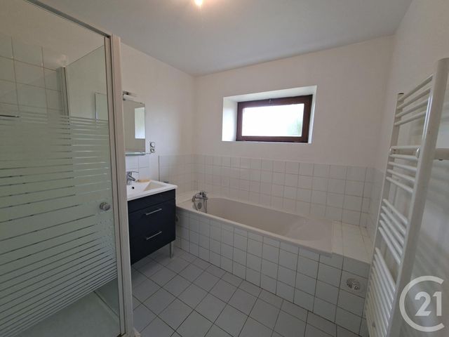 maison à louer - 3 pièces - 81.42 m2 - ARGENTRE DU PLESSIS - 35 - BRETAGNE - Century 21 A.I.T