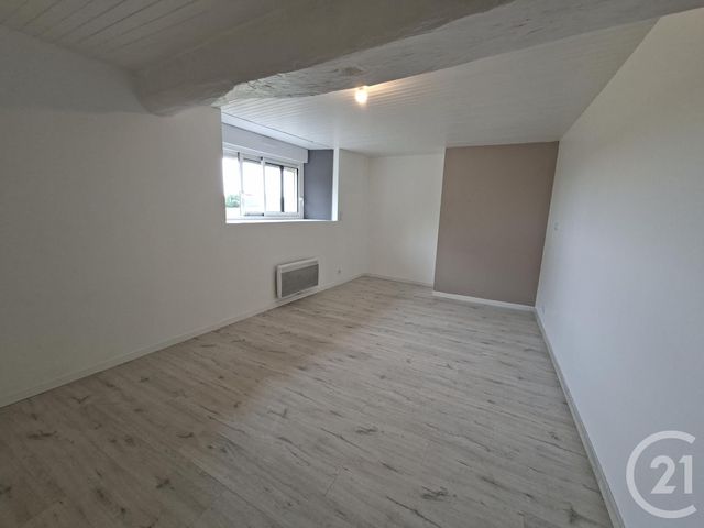 maison à louer - 3 pièces - 81.42 m2 - ARGENTRE DU PLESSIS - 35 - BRETAGNE - Century 21 A.I.T