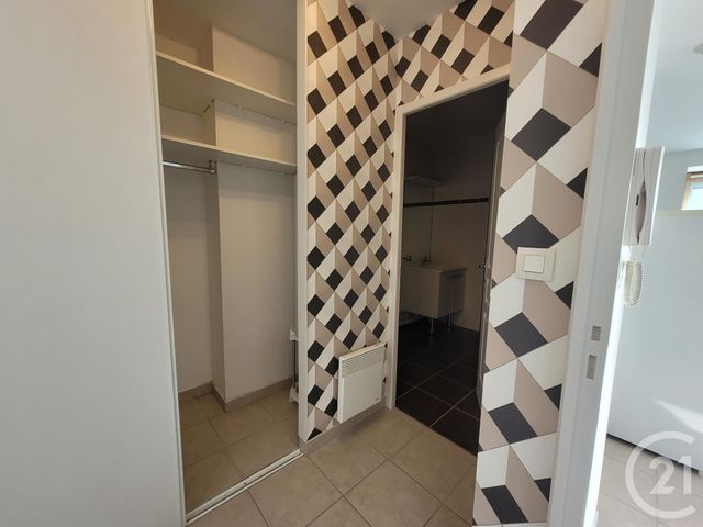 Appartement F1 à louer - 1 pièce - 32.0 m2 - VITRE - 35 - BRETAGNE - Century 21 A.I.T