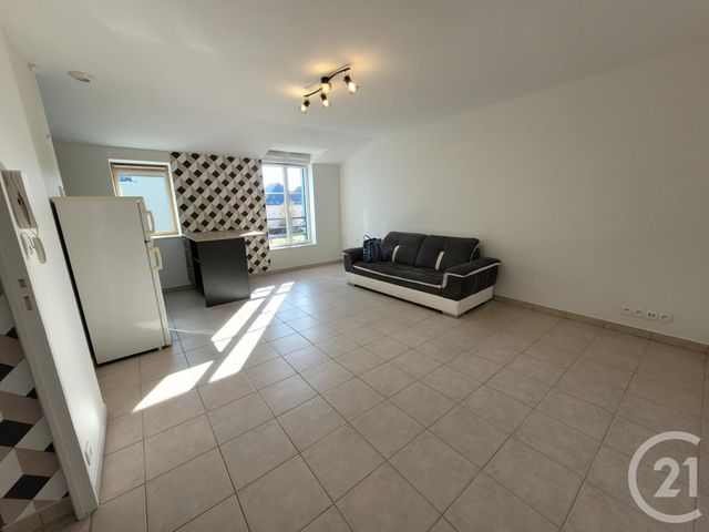 Appartement F1 à louer - 1 pièce - 32.0 m2 - VITRE - 35 - BRETAGNE - Century 21 A.I.T