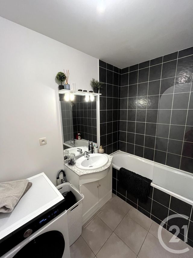 Appartement F3 à louer - 3 pièces - 64.05 m2 - ETRELLES - 35 - BRETAGNE - Century 21 A.I.T