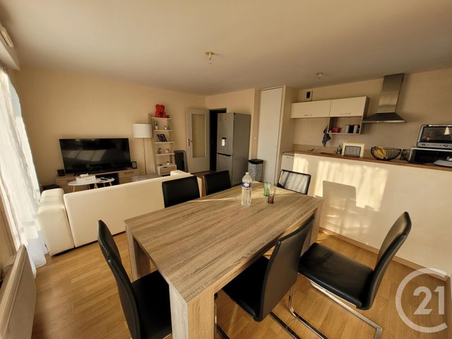 Appartement F3 à louer - 3 pièces - 60.9 m2 - ETRELLES - 35 - BRETAGNE - Century 21 A.I.T