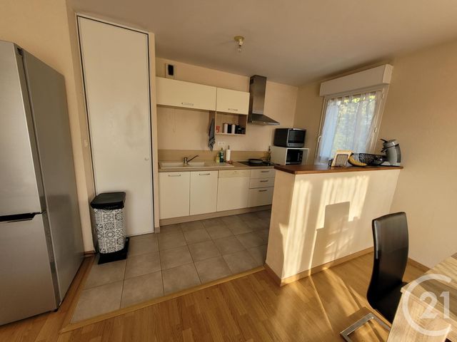 Appartement F3 à louer - 3 pièces - 60.9 m2 - ETRELLES - 35 - BRETAGNE - Century 21 A.I.T