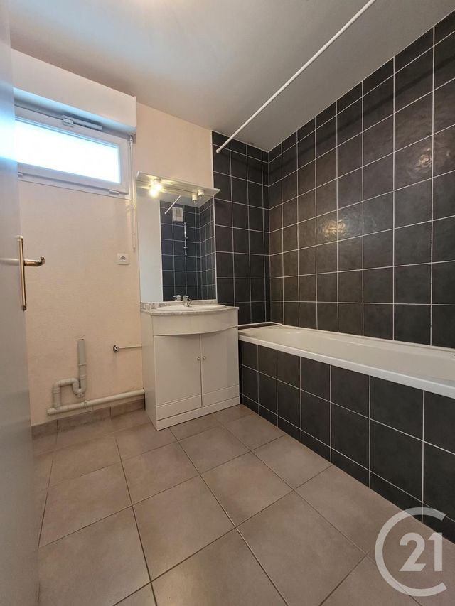Appartement F3 à louer - 3 pièces - 60.9 m2 - ETRELLES - 35 - BRETAGNE - Century 21 A.I.T