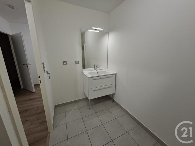 Appartement F3 à louer - 3 pièces - 64.8 m2 - VITRE - 35 - BRETAGNE - Century 21 A.I.T