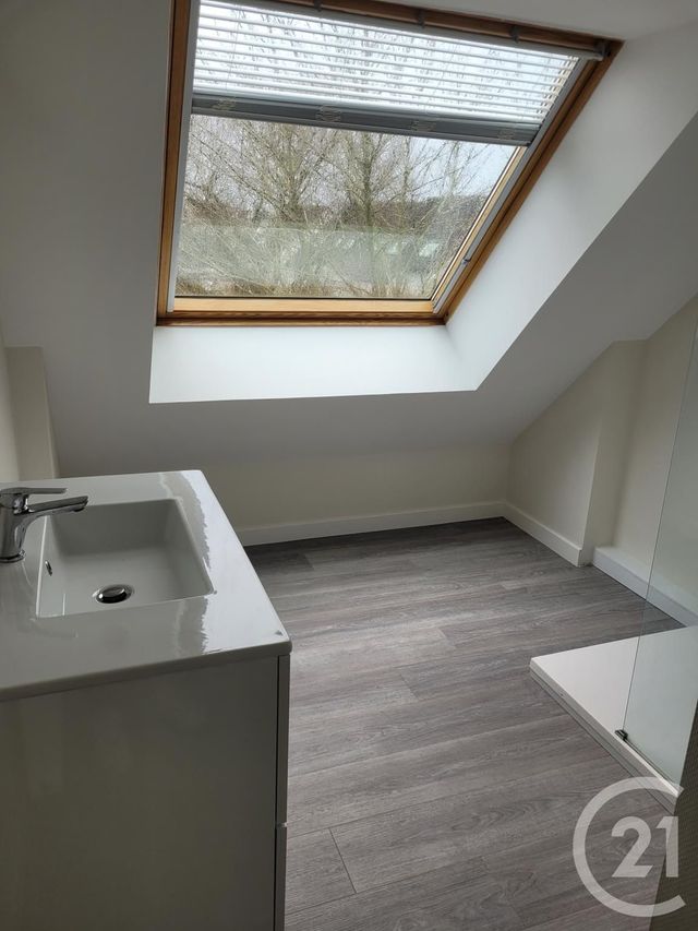 Appartement F1 à louer - 1 pièce - 29.7 m2 - VITRE - 35 - BRETAGNE - Century 21 A.I.T