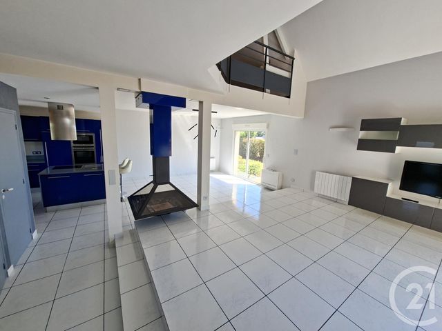 maison à louer - 4 pièces - 121.5 m2 - ERBREE - 35 - BRETAGNE - Century 21 A.I.T