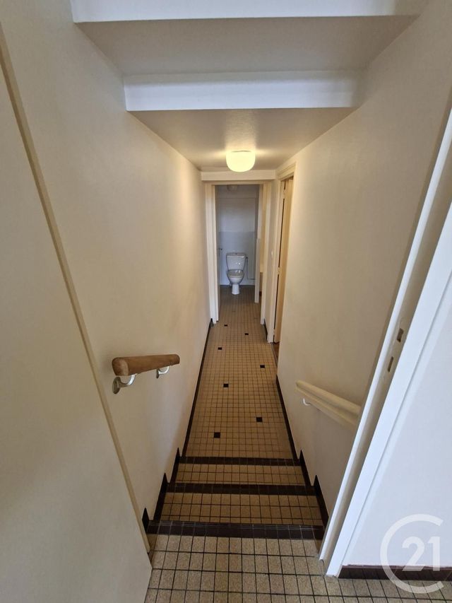 Appartement à louer - 2 pièces - 38.5 m2 - VITRE - 35 - BRETAGNE - Century 21 A.I.T