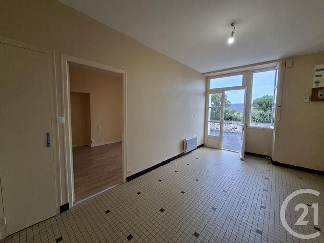 Appartement à louer - 2 pièces - 38.5 m2 - VITRE - 35 - BRETAGNE - Century 21 A.I.T