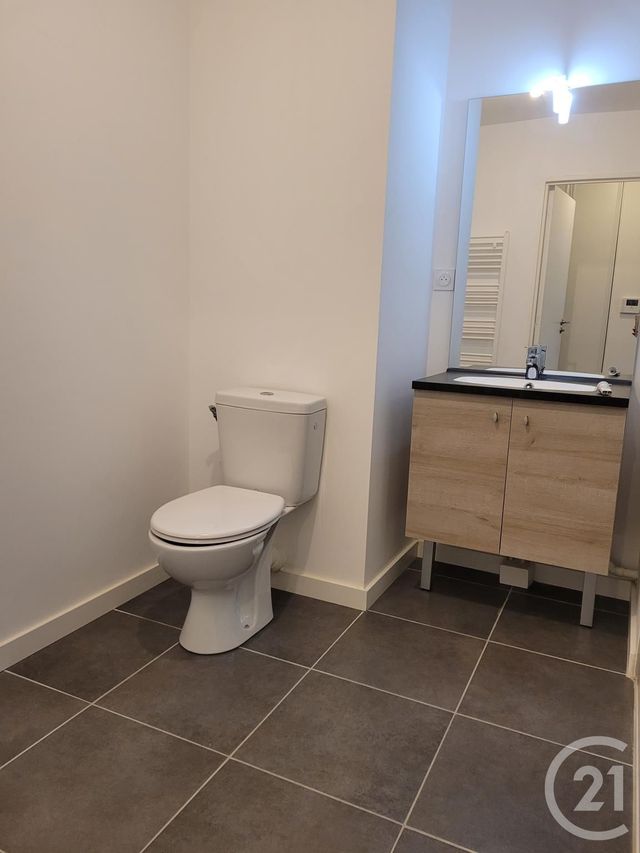 Appartement F2 à louer - 2 pièces - 42.98 m2 - VITRE - 35 - BRETAGNE - Century 21 A.I.T