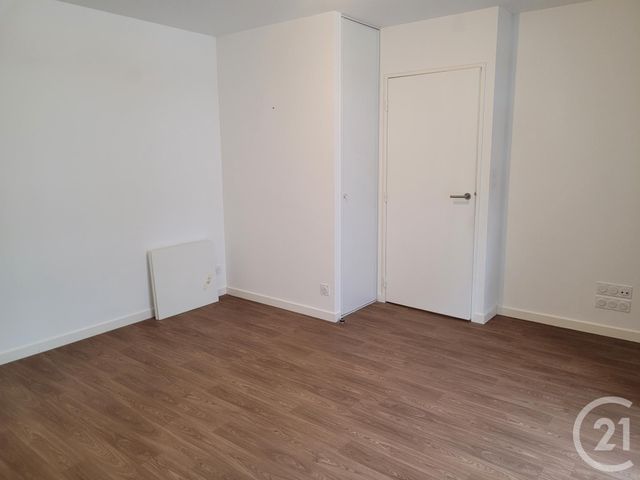 Appartement F2 à louer - 2 pièces - 42.98 m2 - VITRE - 35 - BRETAGNE - Century 21 A.I.T