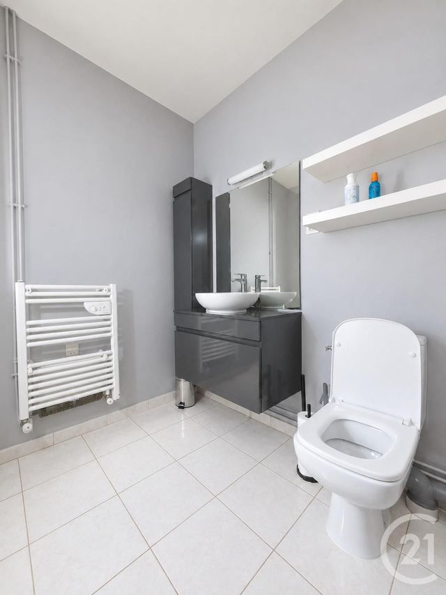 Appartement F2 à louer - 2 pièces - 45.99 m2 - VITRE - 35 - BRETAGNE - Century 21 A.I.T