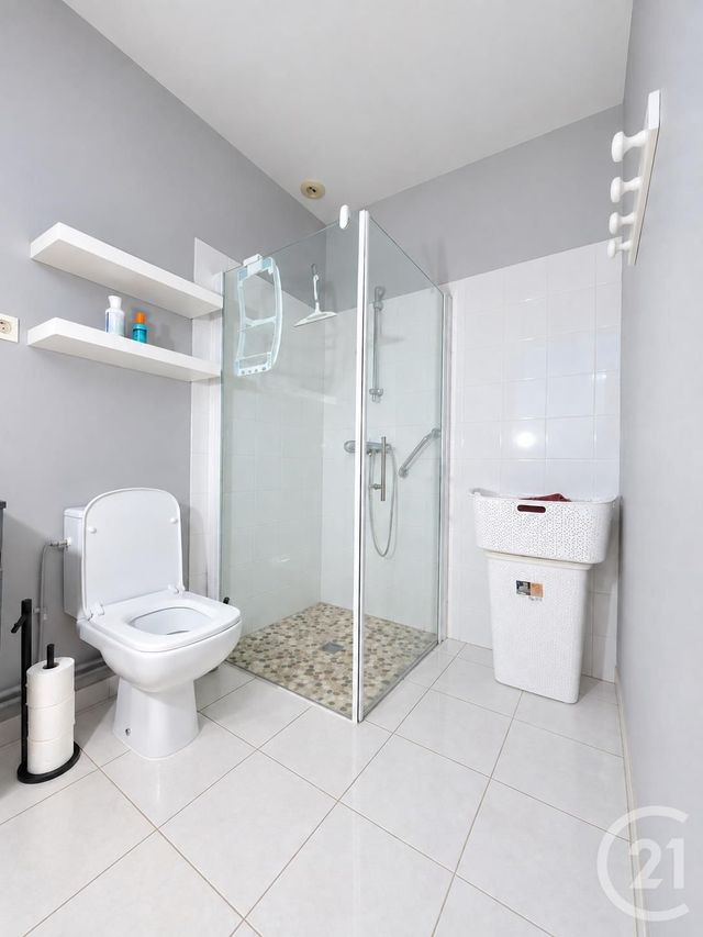 Appartement F2 à louer - 2 pièces - 45.99 m2 - VITRE - 35 - BRETAGNE - Century 21 A.I.T