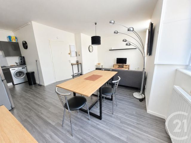 Appartement F2 à louer - 2 pièces - 45.99 m2 - VITRE - 35 - BRETAGNE - Century 21 A.I.T