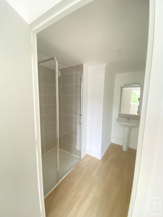 Appartement T5 à vendre - 5 pièces - 100.35 m2 - LA BOUEXIERE - 35 - BRETAGNE - Century 21 A.I.T