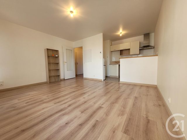 Appartement à louer - 2 pièces - 42.15 m2 - ETRELLES - 35 - BRETAGNE - Century 21 A.I.T